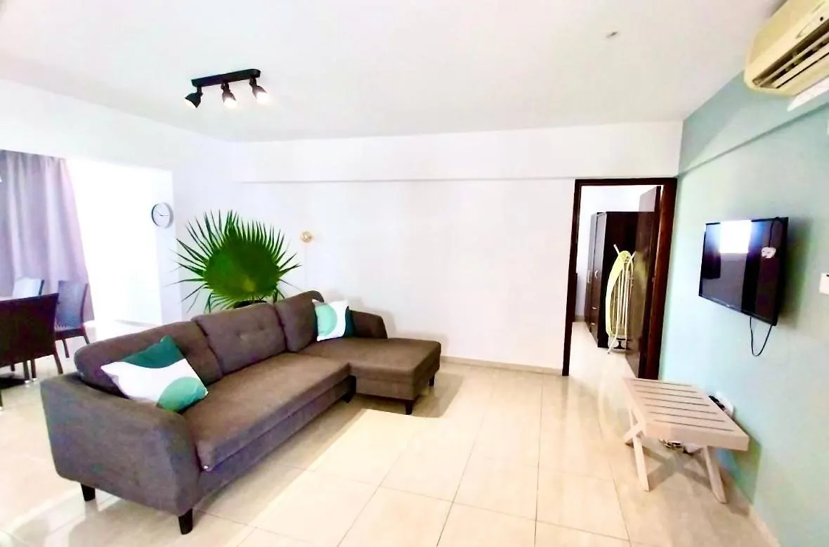Contacts de Chrystal Rocks Apartment